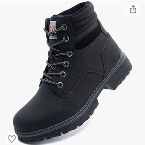 NWT Hiking boot